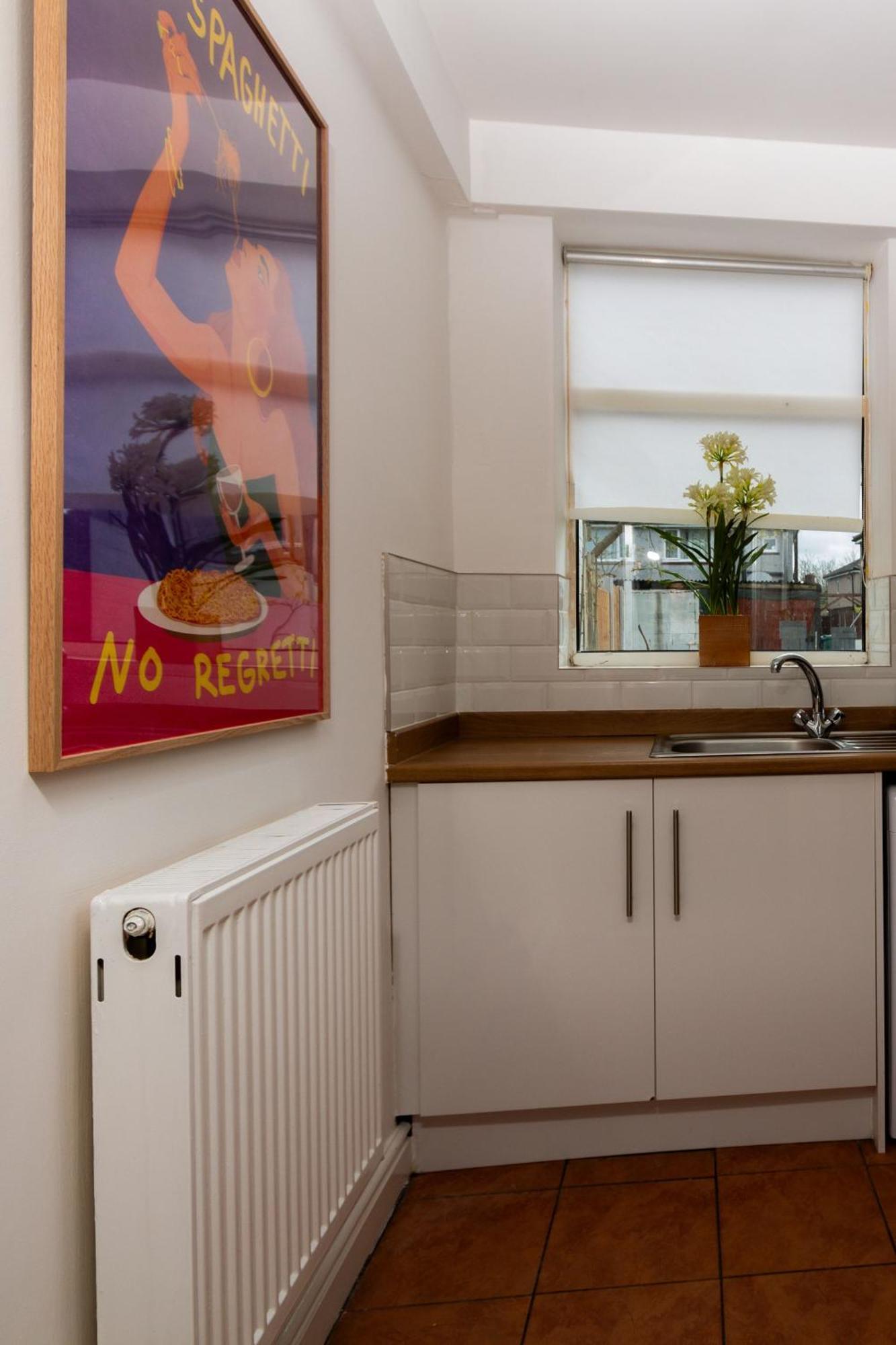 Stylish Comfort: 2Br Home In The Heart Of Wigan Exterior photo
